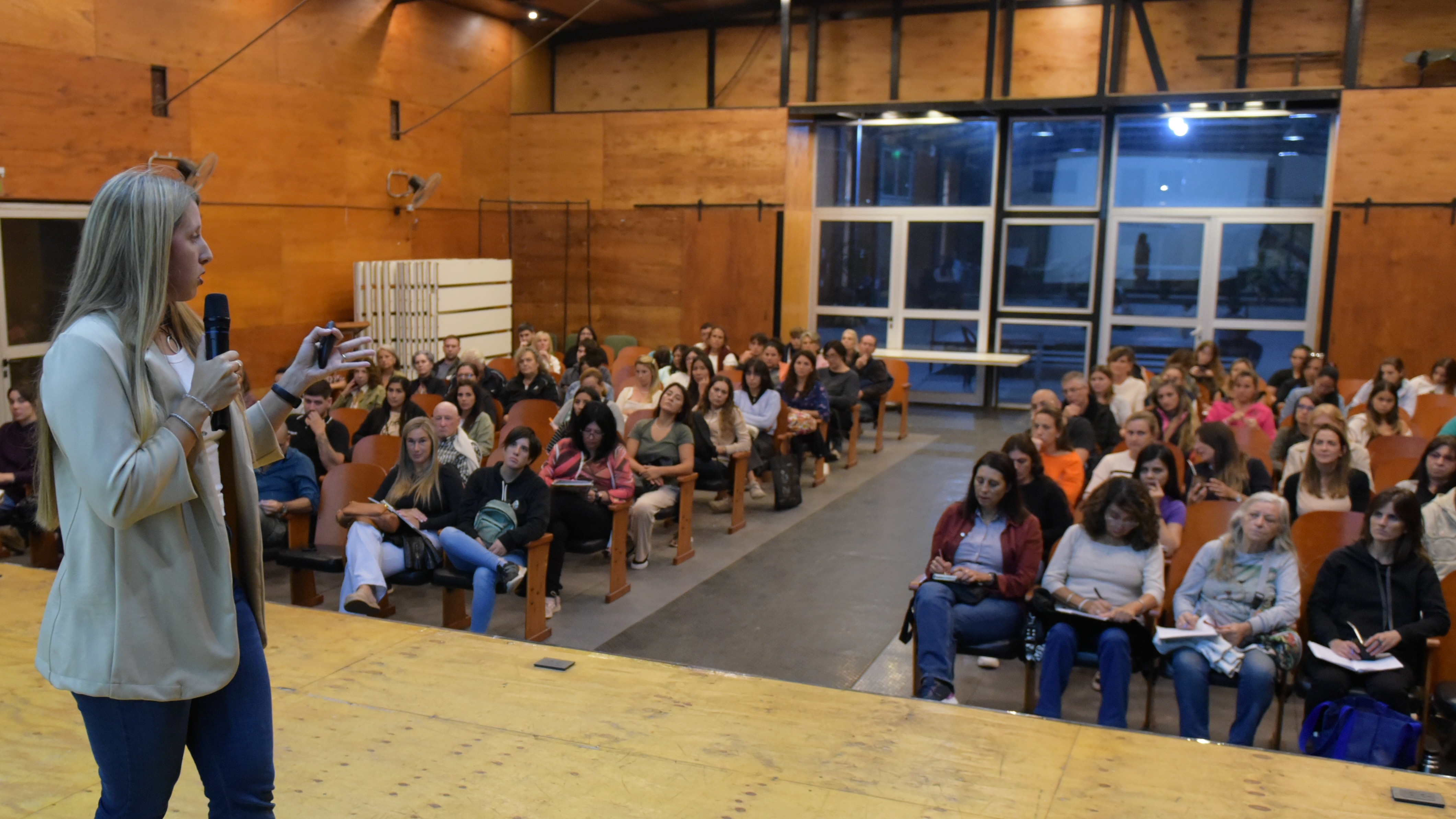 capacitacion redes fotografia funes cafe digital